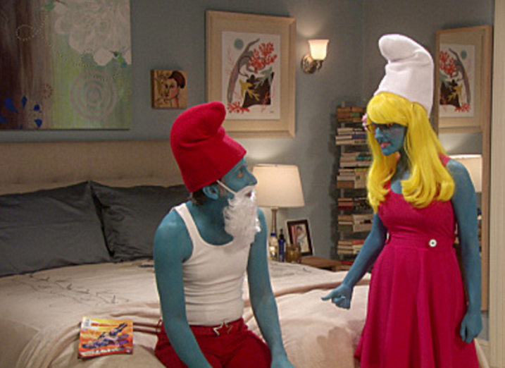 Howard and Bernadette dressed like smurfs